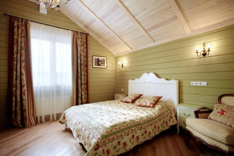 Какое место в доме самое уютное? Уютная спальня в доме из клеёного бруса