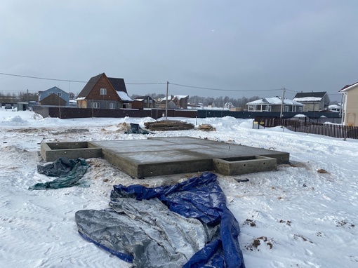 Ход работ: монтаж фундамента под один из будущих домов в Московской области