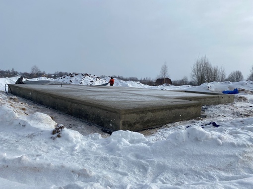 Ход работ: монтаж фундамента под один из будущих домов в Московской области